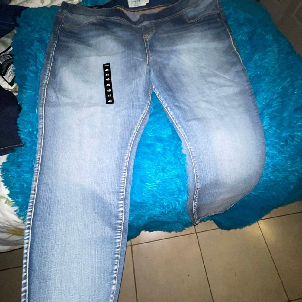 Nwt torrid jeans 4 petite skinny jean leg